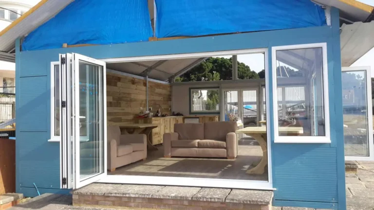 a-place-to-relax-overlooking-the-beach (1)