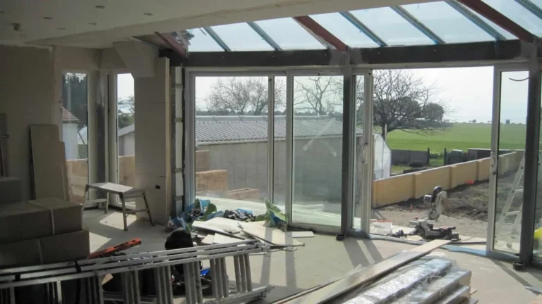 curved-sunroom-construction