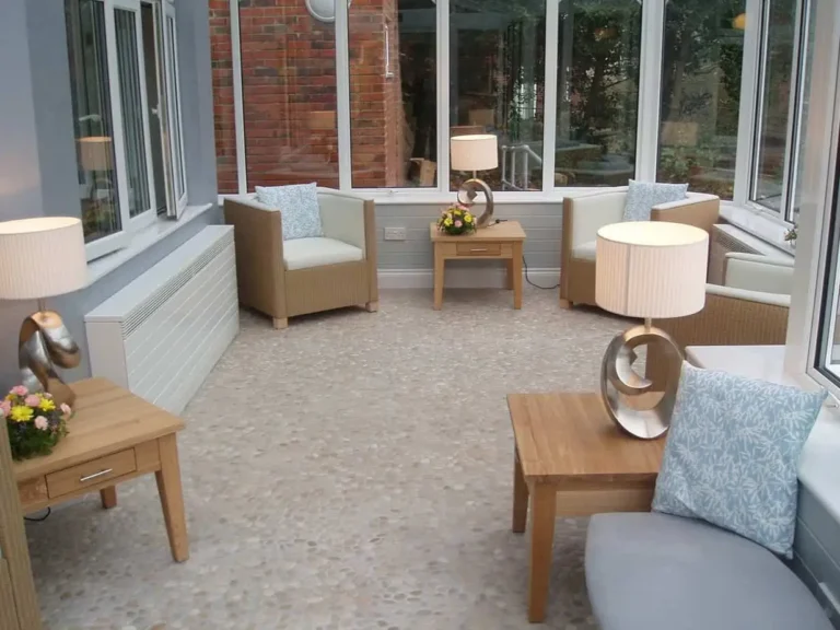 inside-julias-house-finished-conservatory